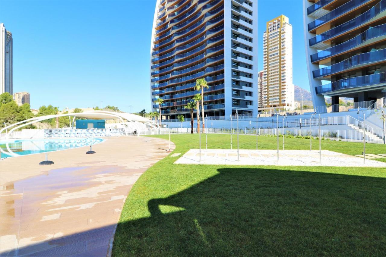 Sunset Waves 18-35 Poniente Beach Resort Benidorm Dış mekan fotoğraf