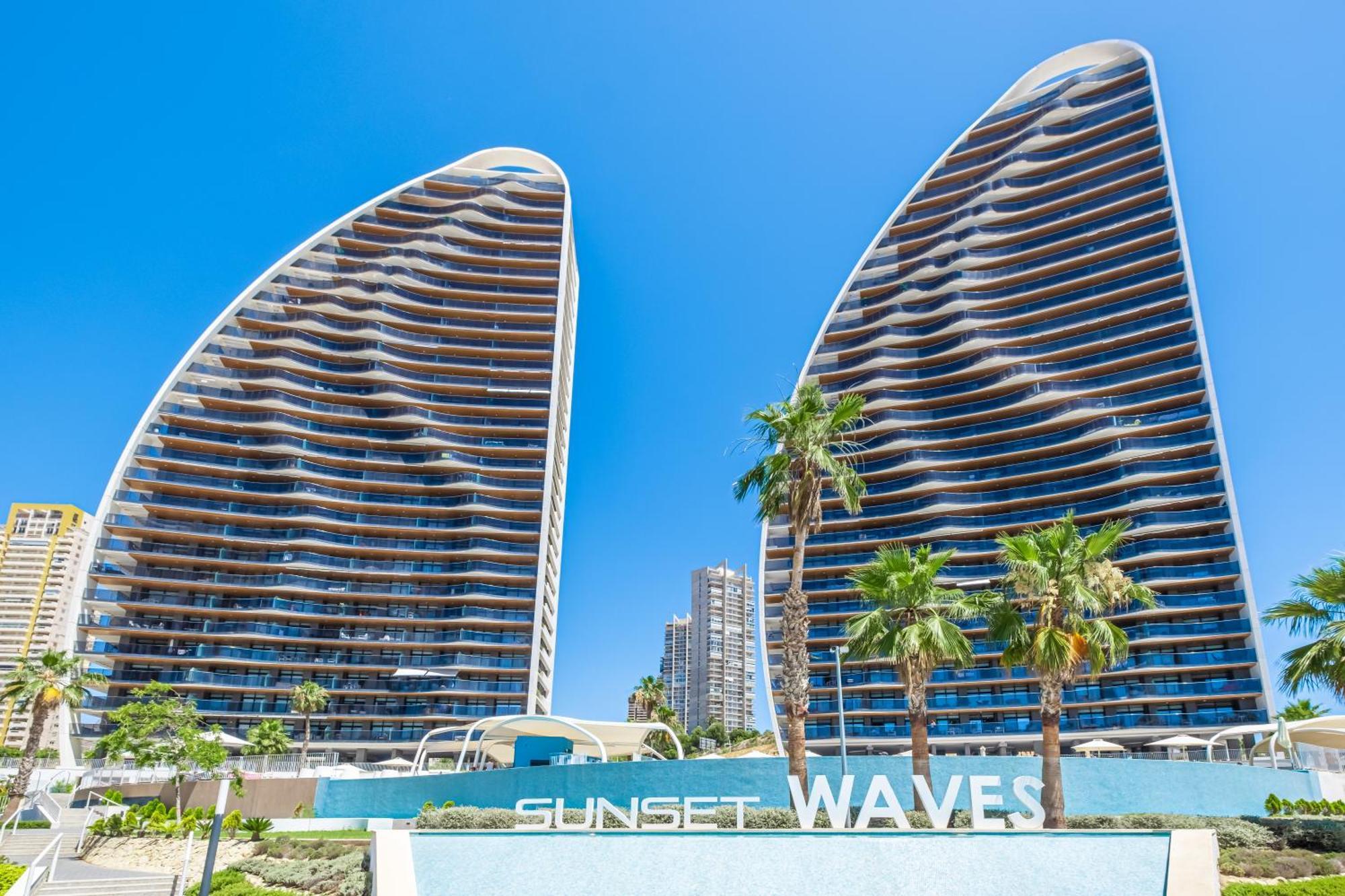 Sunset Waves 18-35 Poniente Beach Resort Benidorm Dış mekan fotoğraf