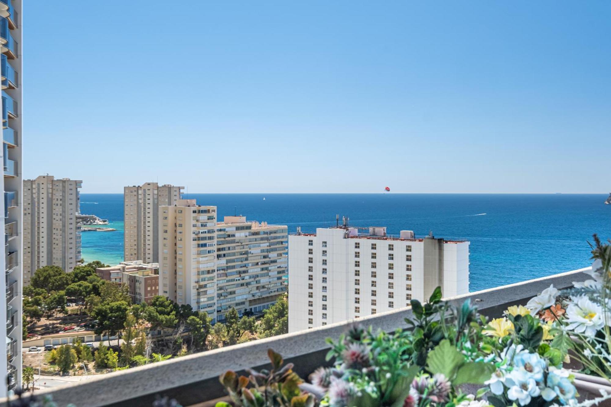 Sunset Waves 18-35 Poniente Beach Resort Benidorm Dış mekan fotoğraf