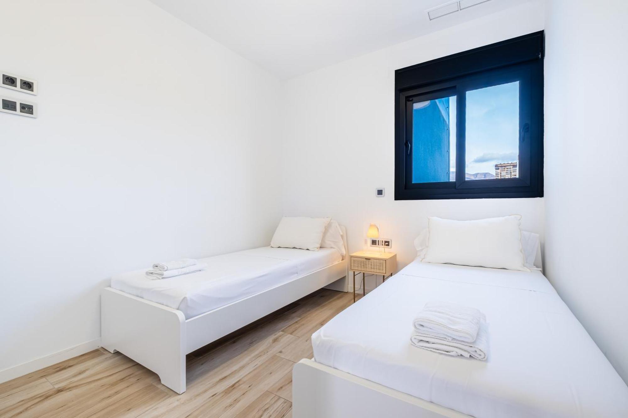 Sunset Waves 18-35 Poniente Beach Resort Benidorm Dış mekan fotoğraf
