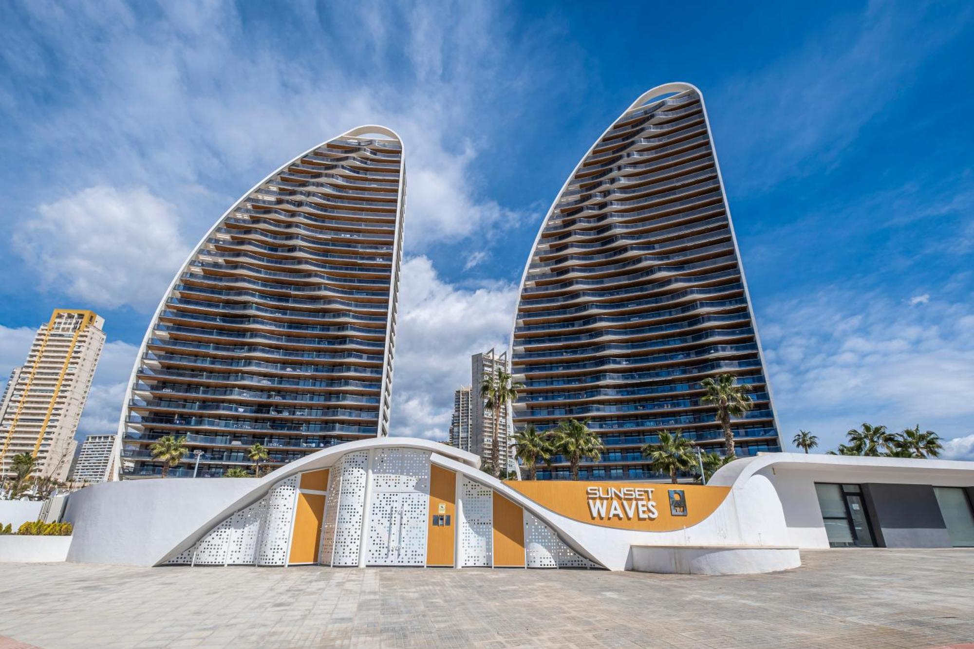 Sunset Waves 18-35 Poniente Beach Resort Benidorm Dış mekan fotoğraf